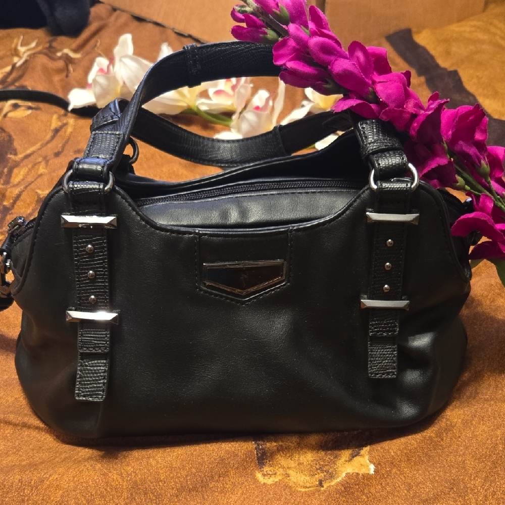 Simply Vera Wang Shoulder Bag